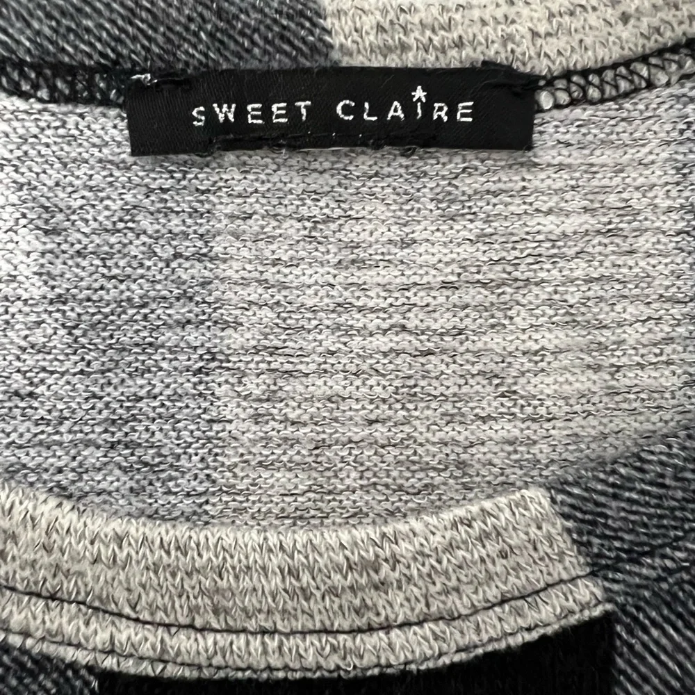 Sweet Claire Black Off White Plaid Pull Over Top size Medium